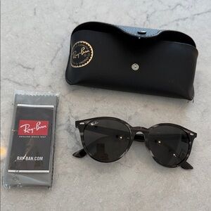 Ray-Ban RB4305 with Case